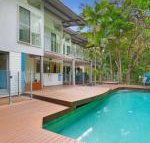 2 Satinwood Drive Rainbow Shores Executive Level Beach House Pool Walk to Beach - Accommodation Gladstone