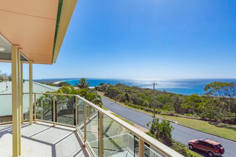 Rainbow Views Rainbow Beach Stunning Ocean Views & A Swimming Pool - Accommodation Gladstone 4