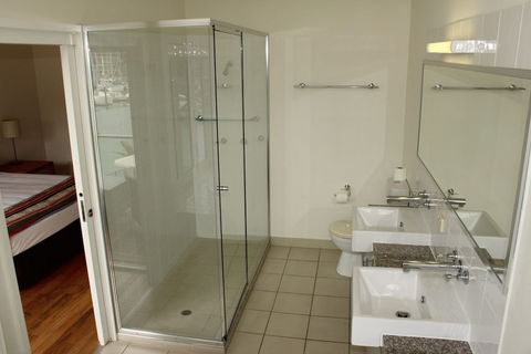 Beachside Apartment 17 - Accommodation Gladstone 4