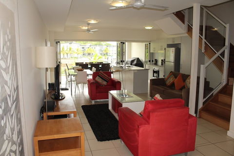 Beachside Apartment 17 - Accommodation Gladstone 1
