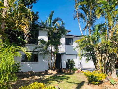 12 Cooloola Drive Family Home Close To Beach Pet Friendly - Accommodation Gladstone 4