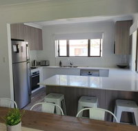 12 Cooloola Drive Family home close to beach pet friendly - Accommodation Gladstone
