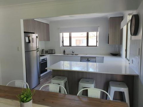 12 Cooloola Drive Family Home Close To Beach Pet Friendly - Accommodation Gladstone 0
