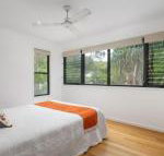 12 Naiad Court Pool sleeps 8 close to beach - Accommodation Gladstone