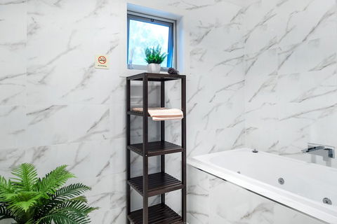 Woody Lifestyle One Bedroom Apartment - Accommodation Gladstone 4