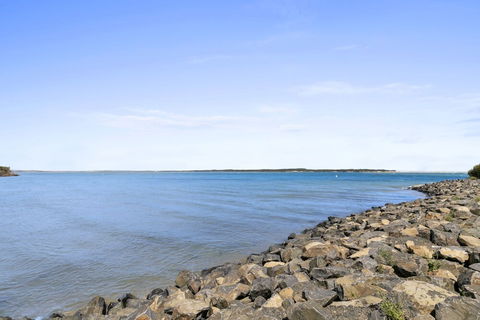 Beauty AND THE Peace - Inlet Side - Accommodation Gladstone 6
