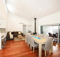 The Sands Pet Friendly 3 Min Walk to Beach - Accommodation Gladstone