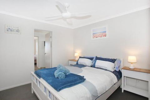 BEACH SHOPS & FABULOUS VACATION HOME! - Accommodation Gladstone 4