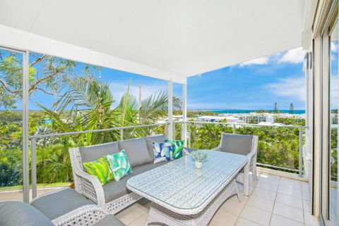 Unit 6 Rainbow Sea Rainbow Beach Amazing Ocean Views Aircon Wi Fi Pool Walk To Beach - Accommodation Gladstone 3