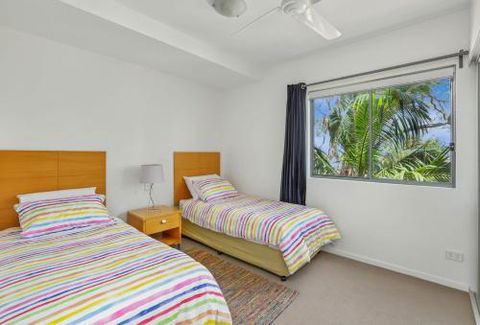 Unit 6 Rainbow Sea Rainbow Beach Amazing Ocean Views Aircon Wi Fi Pool Walk To Beach - Accommodation Gladstone 1