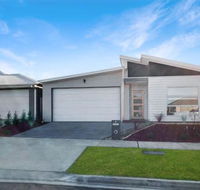 Brand New Home 10 mins to Beach Torquay Geelong Deakin Hospitals - Accommodation Gladstone
