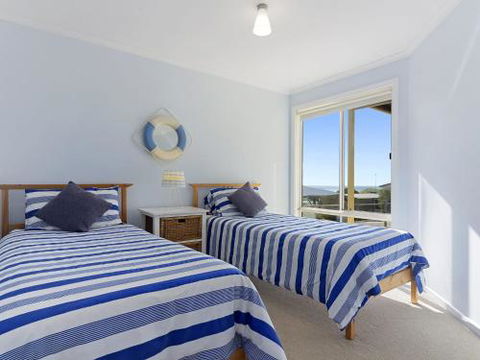 VALLEY VIEWS 10 Valley Heights Drive - Accommodation Gladstone 6