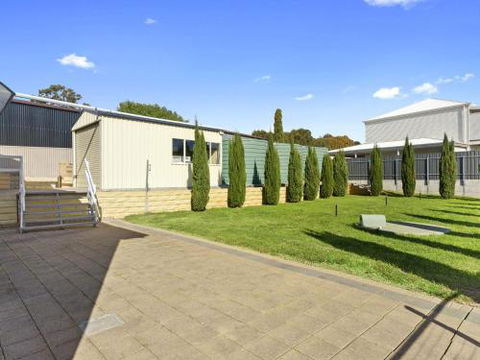 VALLEY VIEWS 10 Valley Heights Drive - Accommodation Gladstone 2