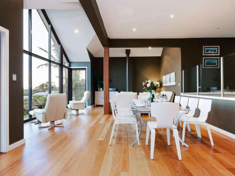 Venabu On Garuwa 20 Garuwa Street Spectacular House With Fabulous Views - Accommodation Gladstone 6