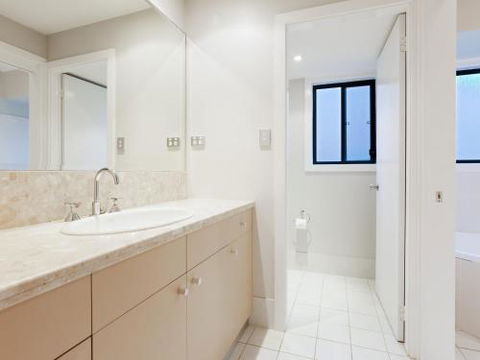 Venabu On Garuwa 20 Garuwa Street Spectacular House With Fabulous Views - Accommodation Gladstone 1