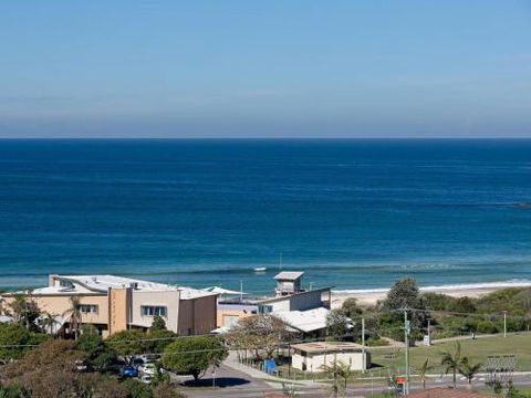 Venabu On Garuwa 20 Garuwa Street Spectacular House With Fabulous Views - Accommodation Gladstone 2