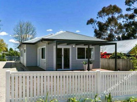 Beechworth 4a Albert Road - Accommodation Gladstone 1
