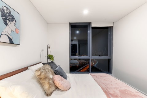 Southport Apartment - Accommodation Gladstone 5