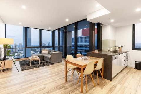 Southport Apartment - Accommodation Gladstone 6