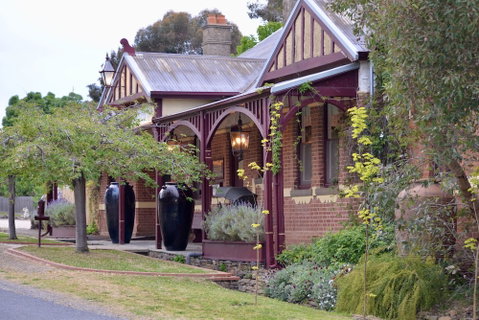 The Eaglehawk Country House Hotel Maldon - Accommodation Gladstone 0