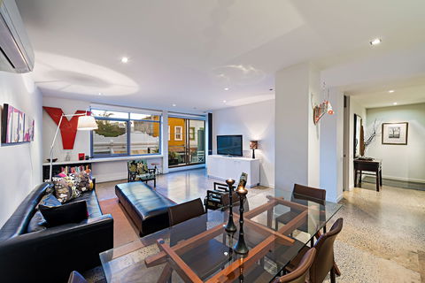 Soho52 - Accommodation Gladstone 0