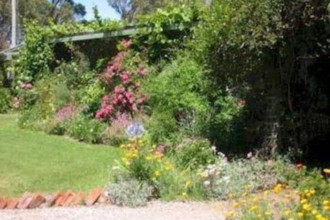 Castagni Bed & Breakfast - Accommodation Gladstone 0