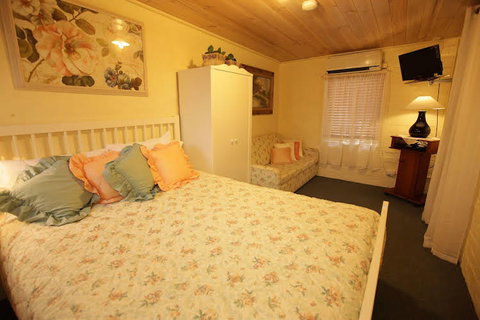 Carter Cottages - Accommodation Gladstone 5