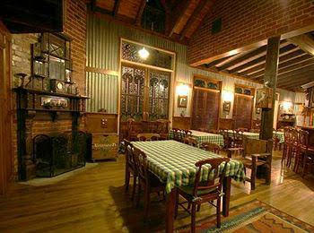Carter Cottages - Accommodation Gladstone 0