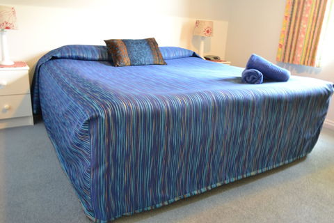 Dolphin Lodge - Accommodation Gladstone 1
