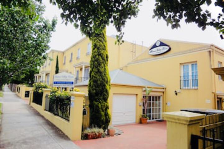 Moonee Ponds VIC Accommodation Gladstone