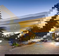 Ramada by Wyndham Diplomat Canberra - Accommodation Gladstone