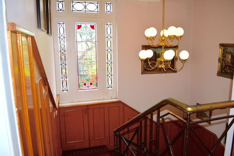 Georgian Court Bed & Breakfast - Accommodation Gladstone 3