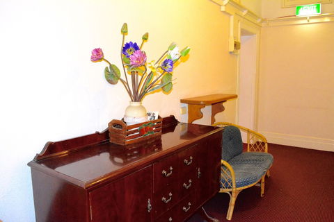 Georgian Court Bed & Breakfast - Accommodation Gladstone 4