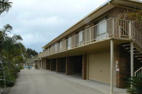 Allambi Holiday Apartments - Accommodation Gladstone 3