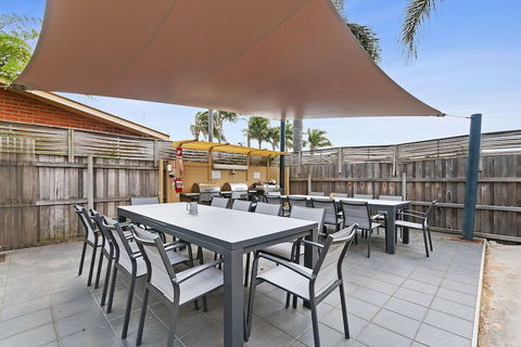 Allambi Holiday Apartments - Accommodation Gladstone 2