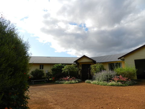 Shambhala Guesthouse - Accommodation Gladstone 0