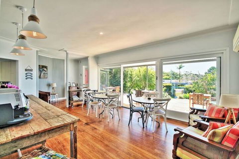 Dolphin Sands - Accommodation Gladstone 1