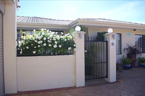Astoria Retreat B&B - Accommodation Gladstone 3