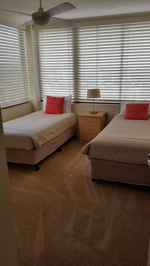 Beaconlea Tower Apartments - Accommodation Gladstone 4