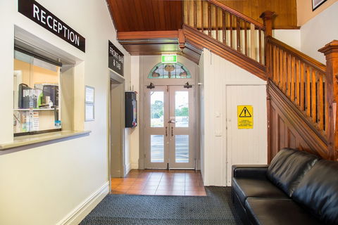 Federal Hotel - Accommodation Gladstone 1