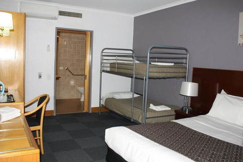 The Capital Airport Motel - Accommodation Gladstone 2