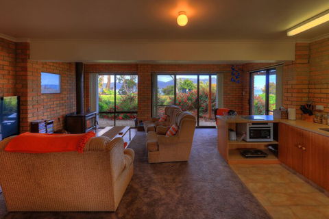 Sea Change Safety Cove - Accommodation Gladstone 3