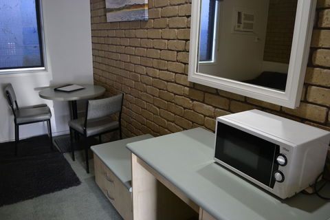 Surf City Motel - Accommodation Gladstone 6