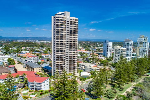 Burleigh Esplanade Apartments - Accommodation Gladstone 3