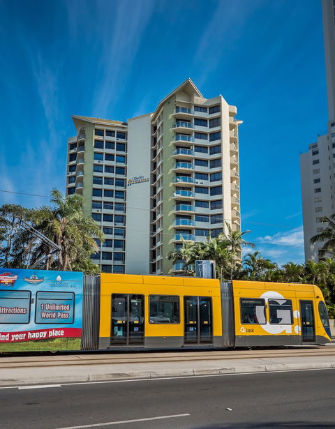 Surfers Hawaiian Holiday Apartments - Accommodation Gladstone 0