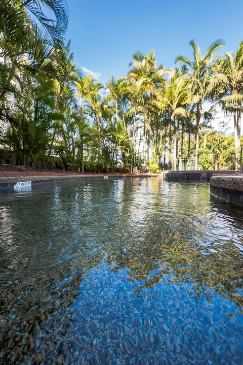 Surfers Hawaiian Holiday Apartments - Accommodation Gladstone 1