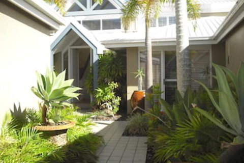 Sanctuary Cove Villas - Accommodation Gladstone 0