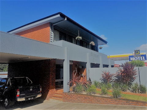 Mahogany Motel - Accommodation Gladstone 0