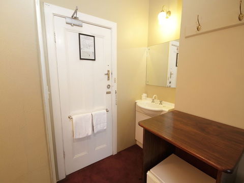 Anchorage Seafront Hotel - Accommodation Gladstone 6