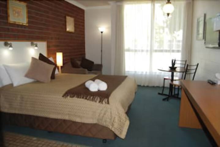 Club Terrace VIC Accommodation Gladstone